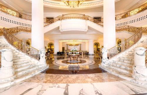 Business Bay Hotel | Experience Al Habtoor Palace: 5-Star Oceanfront Retreat