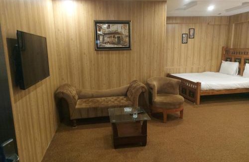 Kohistan Hotel | Discover Al Hafiz Resort: Pet-Friendly Family Getaway