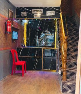 Laripora House | Cozy Stay at Al Hayat Guest House with Hot Tub & Breakfast