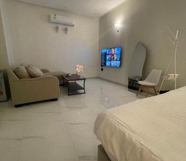 Uyayna Apartment | Child-Friendly Al Jadeed Istudio in Al Jubaylah Awaits