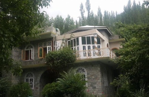 Hunza House | Cozy Al-Karim Family Guest House in Beautiful Hunza