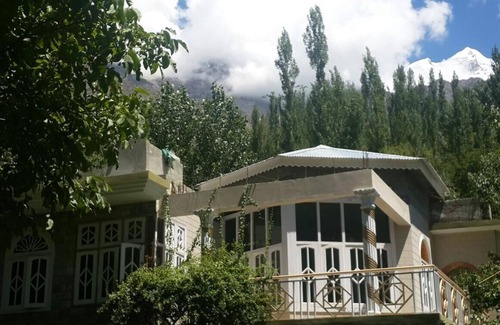 Hunza House | Cozy Al-Karim Family Guest House in Beautiful Hunza