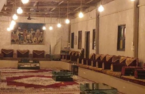 Abu Dhabi House | Discover Al Khateem Art Hub: Family-Friendly with Pool