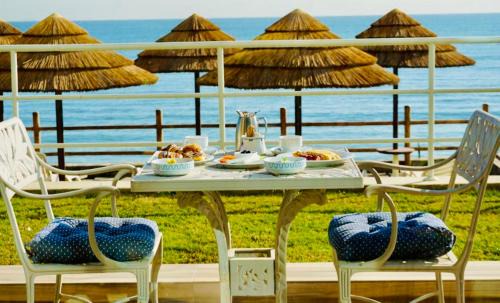 Mangaf Hotel | Discover Al Kout Beach Hotel with Oceanfront Pools