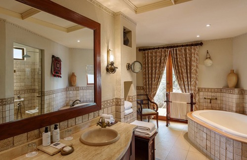 Murqquab Hotel | Experience Al Maha: Desert Resort & Spa with Private Pool