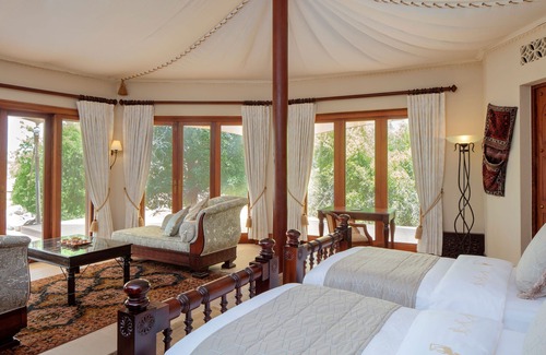 Murqquab Hotel | Experience Al Maha: Desert Resort & Spa with Private Pool