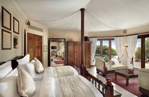 Murqquab Hotel | Experience Al Maha: Desert Resort & Spa with Private Pool
