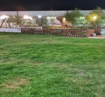 Taif House | Discover Al Moltaqua Chalet: 4-Star Oasis with Pool & Pets
