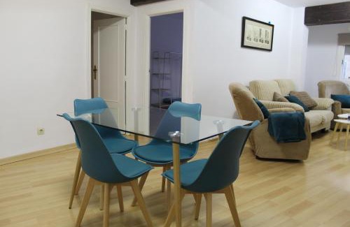 Jaen Apartment | Convenient Stay at Al pie del Camarín with Free Parking