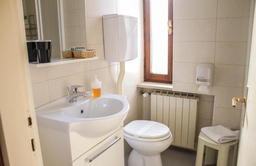 Belluno Hotel | Budget-Friendly Stay at Al Ponte della Vittoria