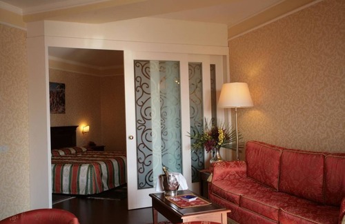 Gradisca d'Isonzo Hotel | Discover Al Ponte: 4-Star Hotel with Pool & Spa Amenities