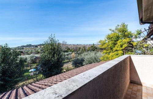 San Felice del Benaco Apartment | Scenic Al Porto Balcony Near the Lake for Family Fun