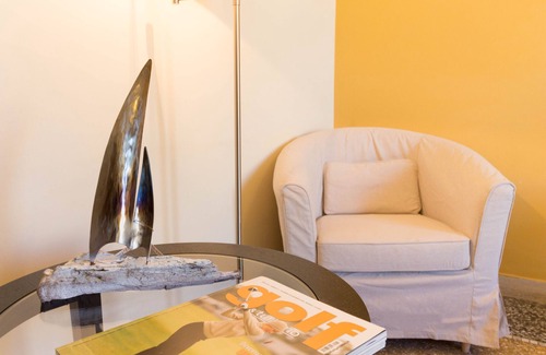 Cagliari House | Cozy Al Porto di Cagliari: Family-Friendly with Breakfast