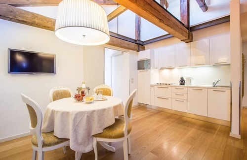 Molina House | Elegant Al Redentore di Venezia Apartments with Spa & Breakfast