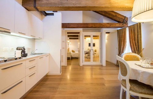 Molina House | Elegant Al Redentore di Venezia Apartments with Spa & Breakfast