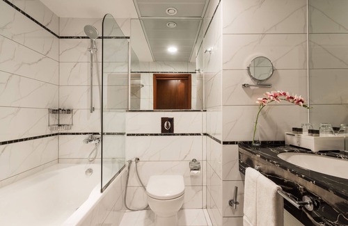 Al Jubail Hotel | Experience Alreem Hotel: 5-Star Retreat with Spa & Pool