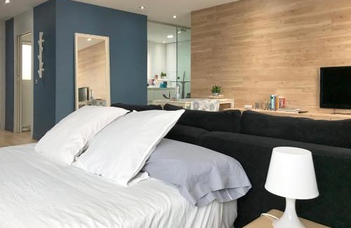 Adra Apartment | Family-Friendly Retreat at Al_reparo Home Beach, Adra