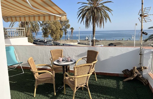 Las Acacias House | Beachfront Terrace with Breathtaking Bay Views of Malaga