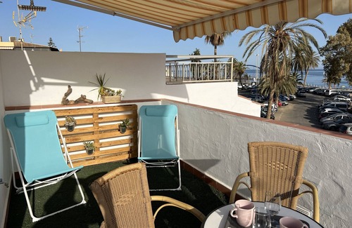 Las Acacias House | Beachfront Terrace with Breathtaking Bay Views of Malaga