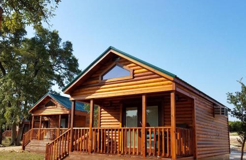 Pipe Creek Other | Discover Al's Hideaway Cabin with Ocean View & Pool