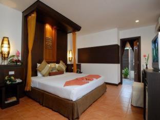 Chaweng City Center Resort | Discover Oceanfront Bliss at Al's Resort with Pool Access