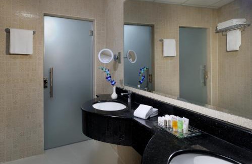 Juffair Hotel | Discover Al Safir Hotel: 4-Star Retreat with Pool & Spa