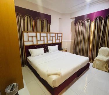Azaiba Hotel | Accessible Comfort at Al-Saif Grand Hotel with Breakfast