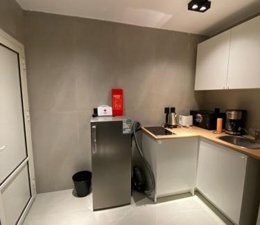 Medina Apartment | Pet-Friendly Al Salehiyah 2 with Exceptional Guest Ratings