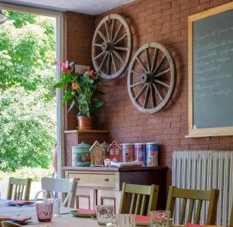 Serramazzoni Bed & Breakfast | Discover Al Sasseto B&B: Pet-Friendly with Breakfast Included