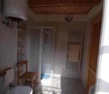 Comacchio Bed & Breakfast | Inviting Al Souvenir: Family-Friendly with Breakfast Included