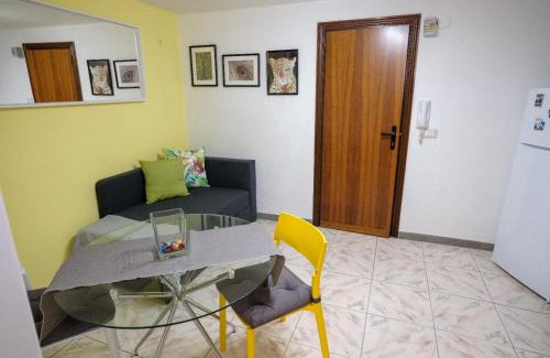 Enna House | Discover Al Vicolo: Family-Friendly with Kitchen & Breakfast