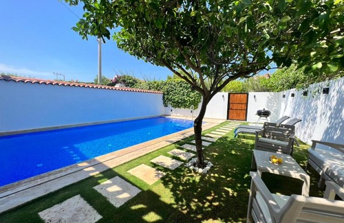 Alacati Villa | Experience Relaxation at Alaçatı Limon Villa with Pool