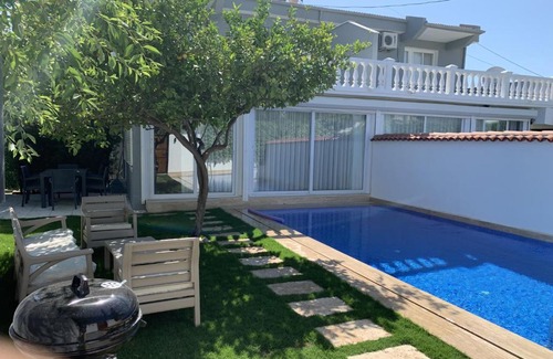 Alacati Villa | Experience Relaxation at Alaçatı Limon Villa with Pool