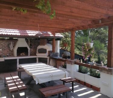 Zadvarje Apartment | Relax at Ala da-apartman with Pool and Ocean Views