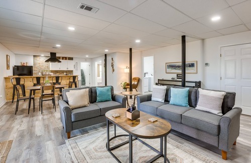 Eutaw House | Idyllic Alabama Retreat: Private Pond, Deck & Pool Table
