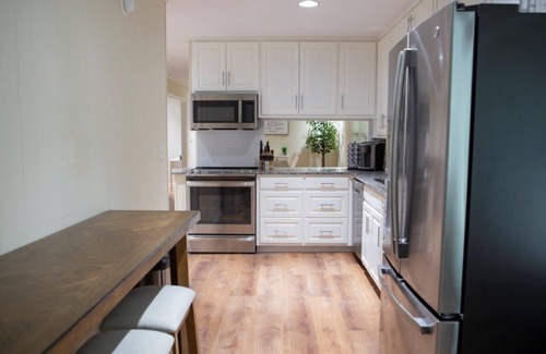 Northport House | Ideal Stay Near Alabama University: 5-Bedroom Home by Lake