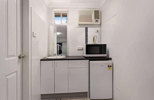 Taree Hotel | Comfortable Alabaster Motor Inn with Pool & Restaurant