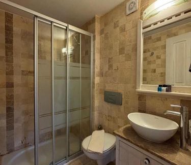Tokoglu House | Discover Alacati Zeynep Otel with Family-Friendly Amenities