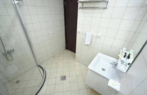 Ajman Hotel | Discover Alain Hotel Ajman: Eco-Friendly with Pool & Spa