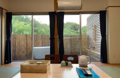 Shirahama House | Relax at Alaise De Bale Shirahama with Oceanfront Views