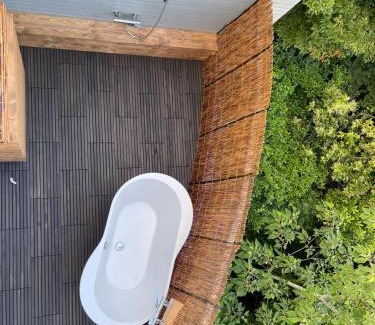 Shirahama House | Relax at Alaise De Bale Shirahama with Oceanfront Views