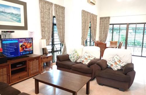 Alor Gajah Villa | Relax at Alamanda 864 with Private Pool & BBQ Experience