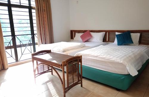 Alor Gajah Villa | Relax at Alamanda 864 with Private Pool & BBQ Experience