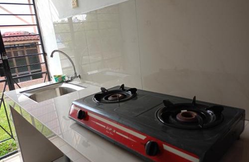Alor Gajah Villa | Relax at Alamanda 864 with Private Pool & BBQ Experience