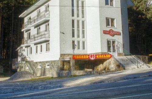 Terskol Hotel | Discover Alamat Hotel: Highly Rated with Free Breakfast & Kitchen