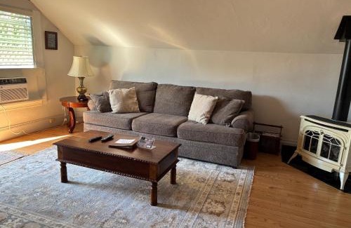 Alameda Apartment | Delightful Alameda Victorian Penthouse: Steps to Beach & Shops