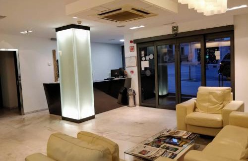 Soria Hotel | Discover Alameda Centro: 4-Star Comfort with Family Amenities