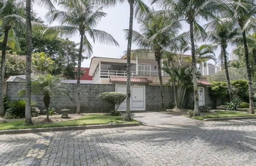 Barra da Tijuca House | Experience Comfort at Alameda dos Eucalipitos Hotel