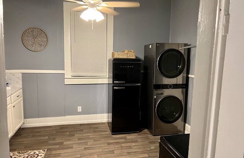 Historic Garderns House | Cozy Cardinal’s Nest with Kitchen Near Downtown San Antonio
