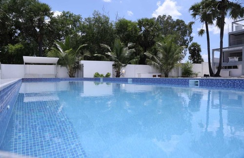 Cheyyur Villa | Alamparai Villa: Riverfront Retreat with Great Views & Full Kitchen
